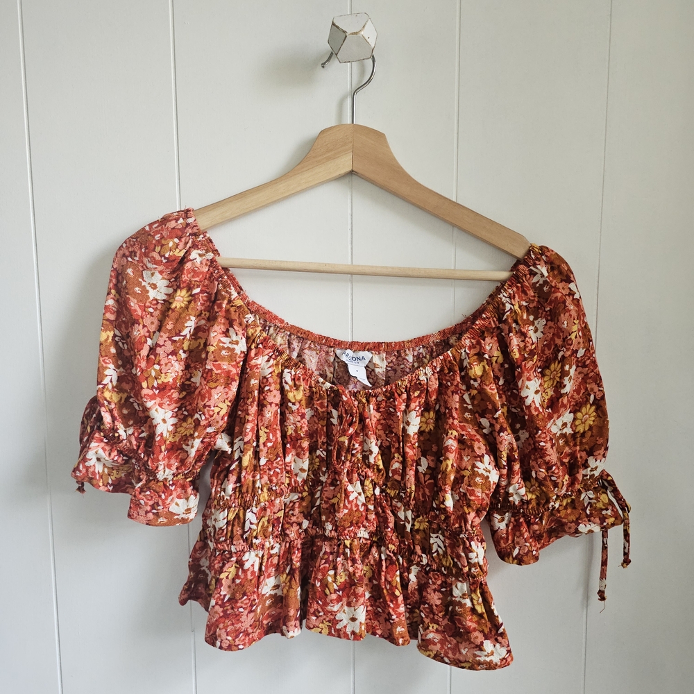 ☆ ARIZONA Floral Cinched Crop Top